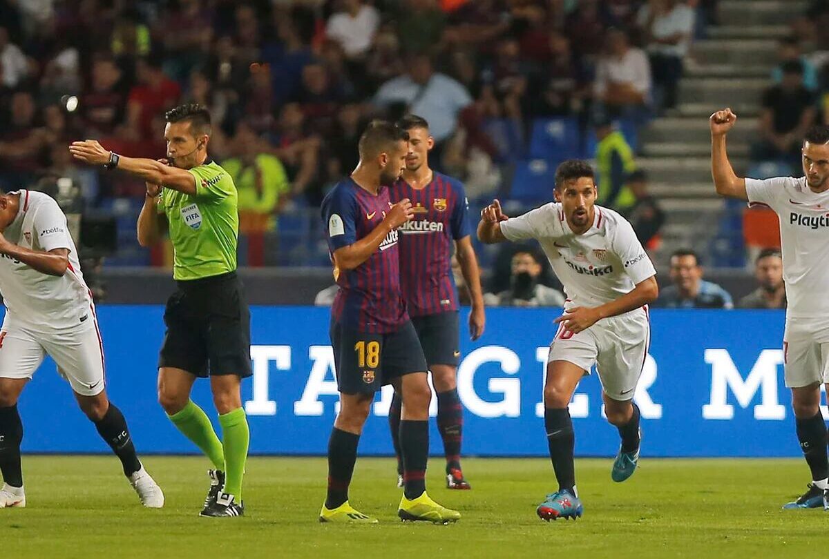 debuto el var en el futbol espanol convalido el gol que abrio el duelo entre sevilla y barcelona Debutó el VAR en el fútbol español convalidó el gol que abrió el duelo entre Sevilla y Barcelona |