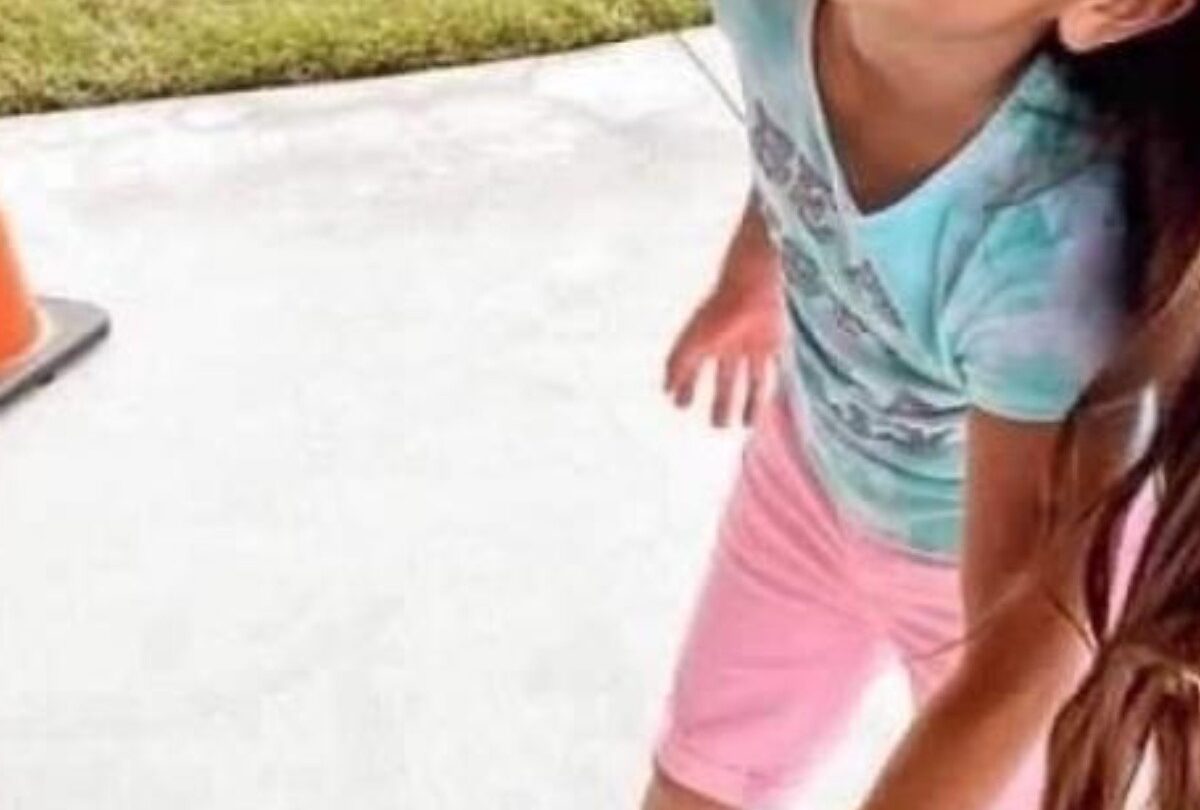 escuela expulsa a una nina de 8 anos por enamorarse de su companera Escuela expulsa a una niña de 8 años por enamorarse de su compañera |