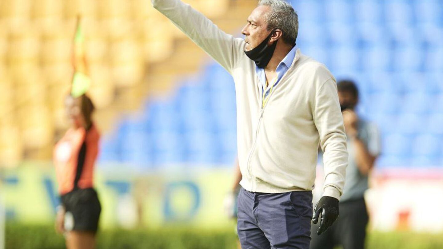 muere por covid 19 el entrenador del equipo femenil del santos laguna Muere por COVID 19 el entrenador del equipo femenil del Santos Laguna |