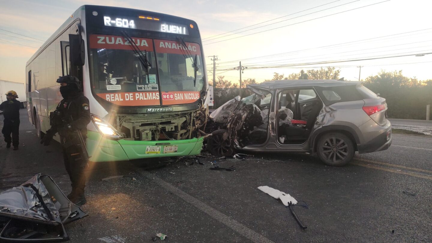18 personas lesionadas en un choque de camioneta particular y transporte publico en la carretera a laredo 18 personas lesionadas en un choque de camioneta particular y transporte público en la carretera a Laredo |