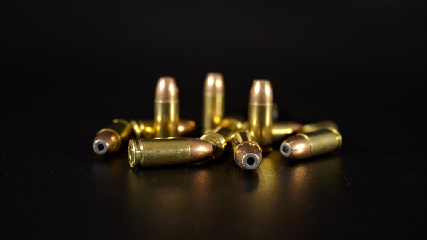 ataque armado deja un muerto y tres heridos cerca de la fge en manzanillo Ataque armado deja un muerto y tres heridos cerca de la FGE en Manzanillo |