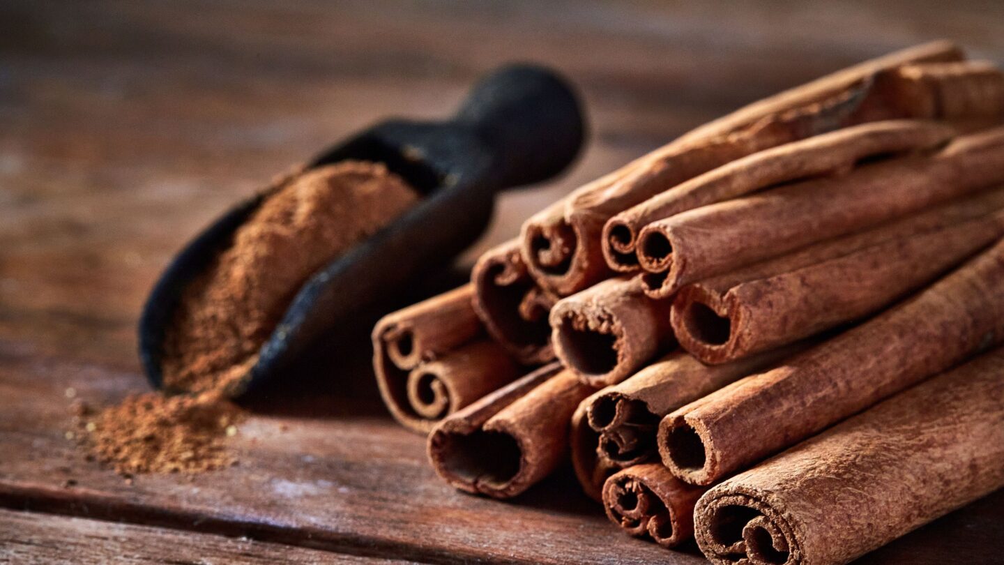 aumenta tu atractivo personal con el poder de la canela un ritual para despertar pasiones Aumenta tu atractivo personal con el poder de la canela un ritual para despertar pasiones |