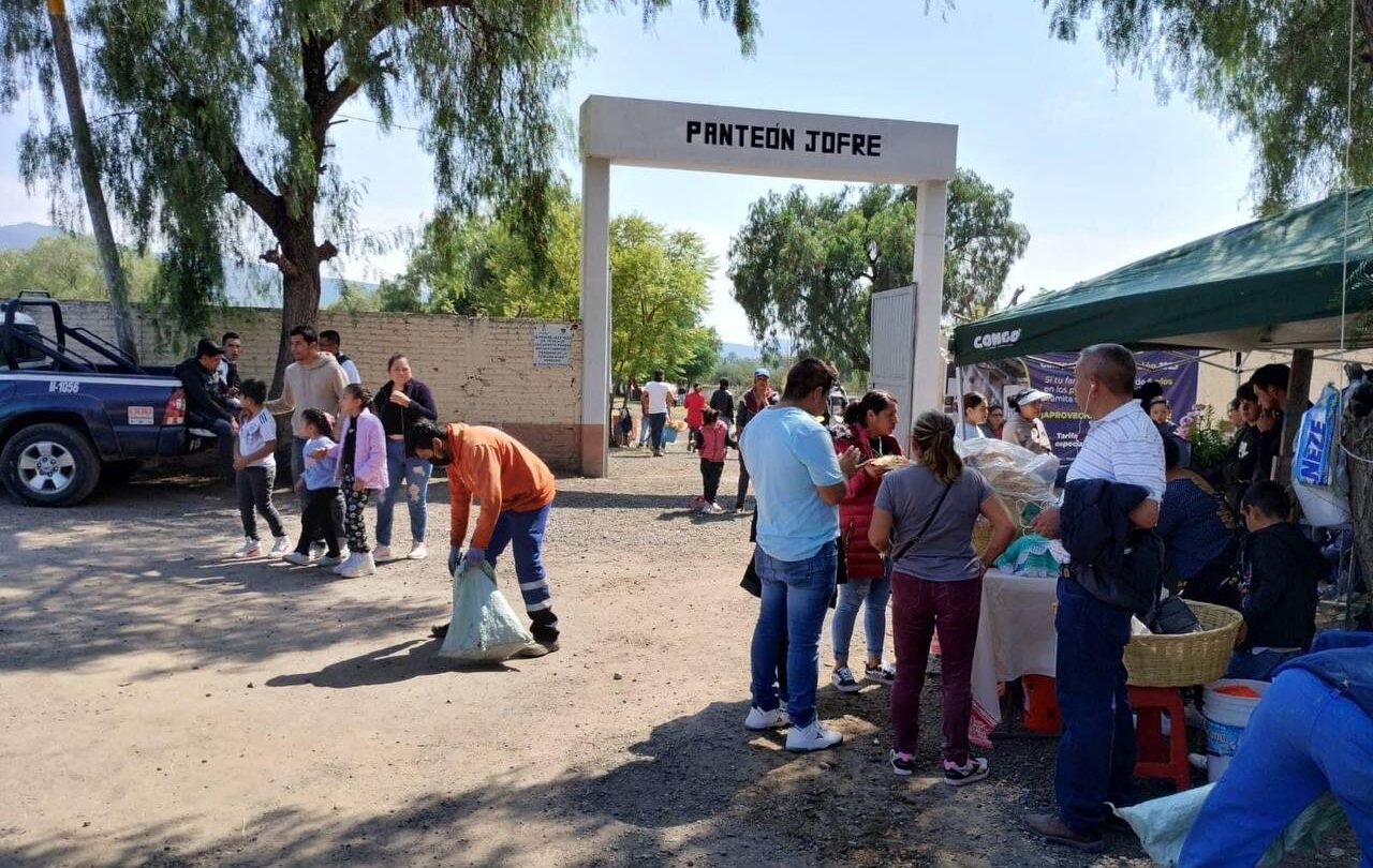 campana de exhumaciones en queretaro busca liberar espacios en panteones municipales Campaña de exhumaciones en Querétaro busca liberar espacios en panteones municipales |