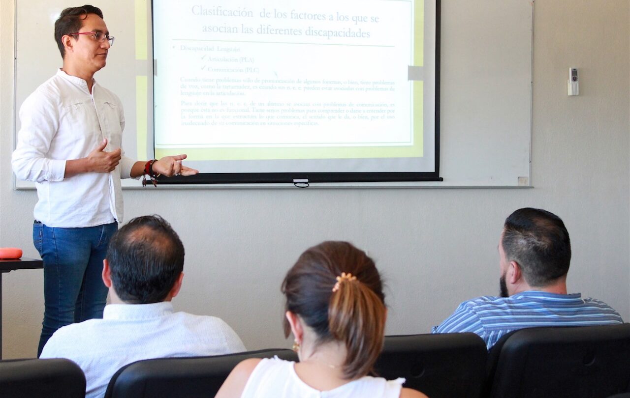 capacitacion en discapacidad y salud mental docentes de utzac como primer filtro para detectar situaciones de riesgo entre el alumnado Capacitación en discapacidad y salud mental Docentes de UTZAC como primer filtro para detectar situaciones de riesgo entre el alumnado |