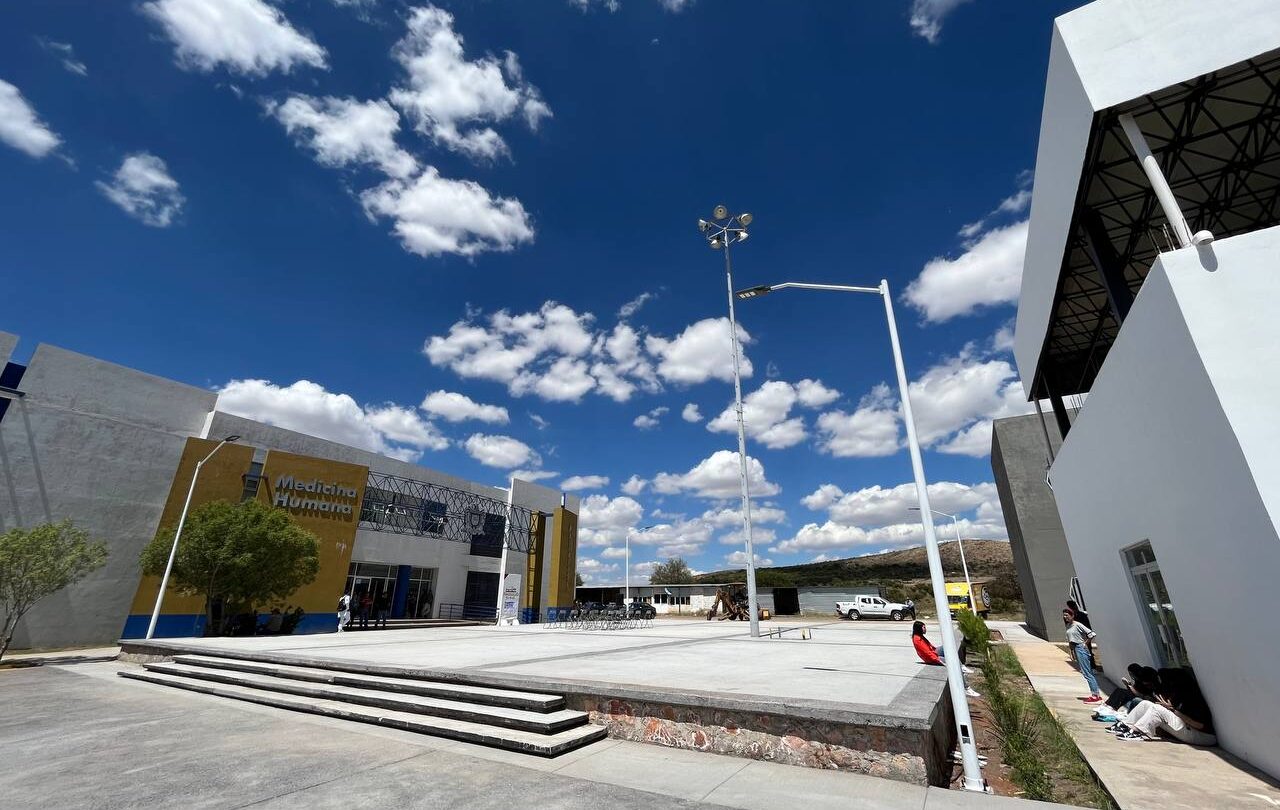 comienza la construccion de un domo en el campus uaz fresnillo gracias a la inversion del alcalde monreal avila Comienza la construcción de un domo en el Campus UAZ Fresnillo gracias a la inversión del alcalde Monreal Ávila |