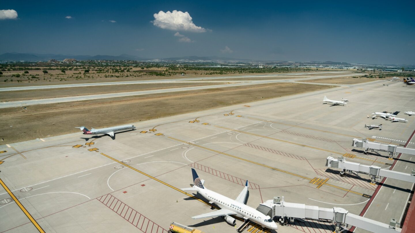 el aeropuerto de queretaro amplia su conectividad con dos nuevos destinos internacionales El Aeropuerto de Querétaro amplía su conectividad con dos nuevos destinos internacionales |
