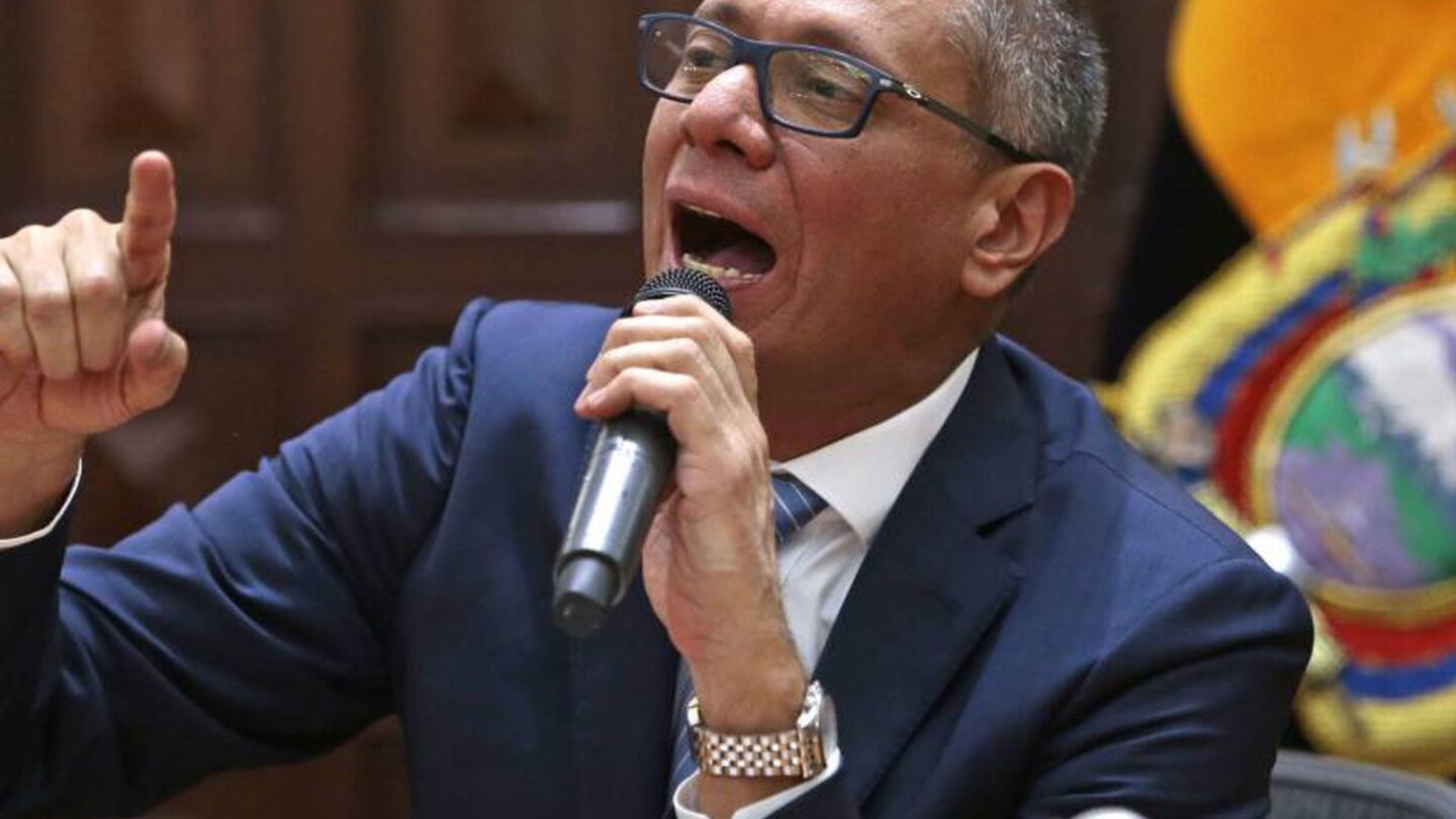el exvicepresidente ecuatoriano jorge glas se refugia en la embajada de mexico asilo politico o evasion de la justicia El exvicepresidente ecuatoriano Jorge Glas se refugia en la Embajada de México Asilo político o evasión de la justicia |