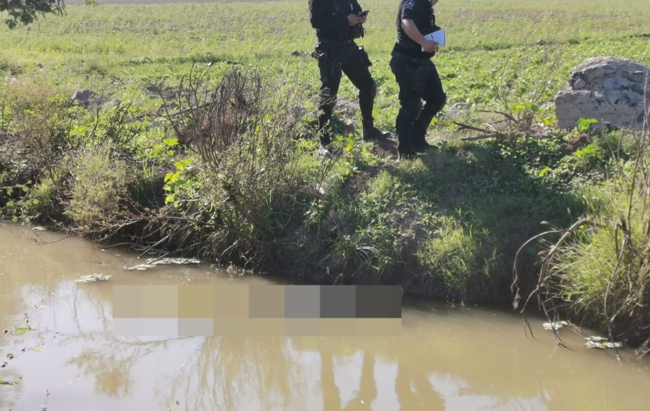estaba sin vida dentro de canal Estaba sin vida dentro de canal |