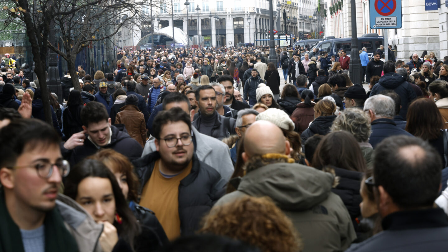 familias abarrotan calles y plazas por dia del nino Familias abarrotan calles y plazas por Día del Niño |
