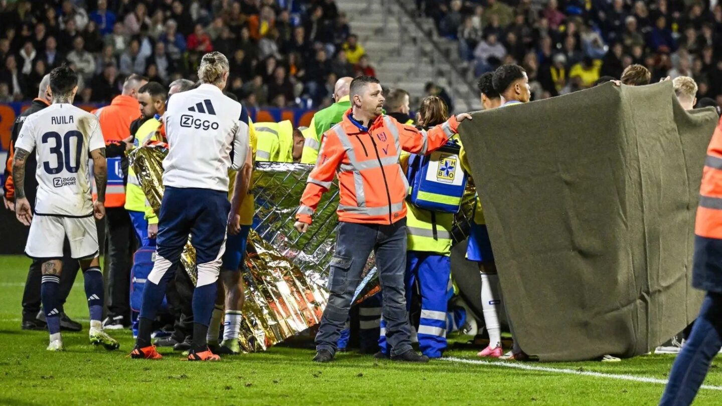 incidente impactante portero en paises bajos queda inconsciente tras fuerte golpe y juego se suspende Incidente impactante Portero en Países Bajos queda inconsciente tras fuerte golpe y juego se suspende |