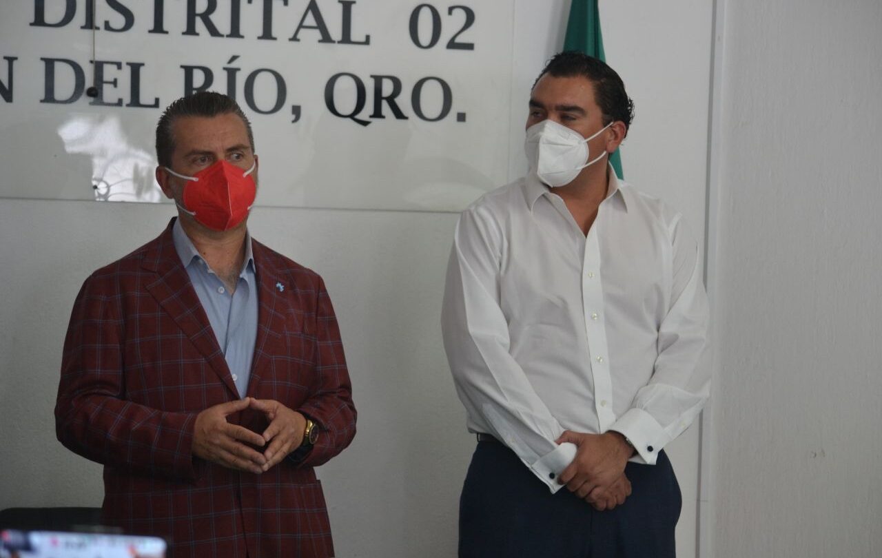 ley de trabajadores arbitraria y legislada a modo hugo cabrera Ley de Trabajadores arbitraria y legislada a modo Hugo Cabrera |