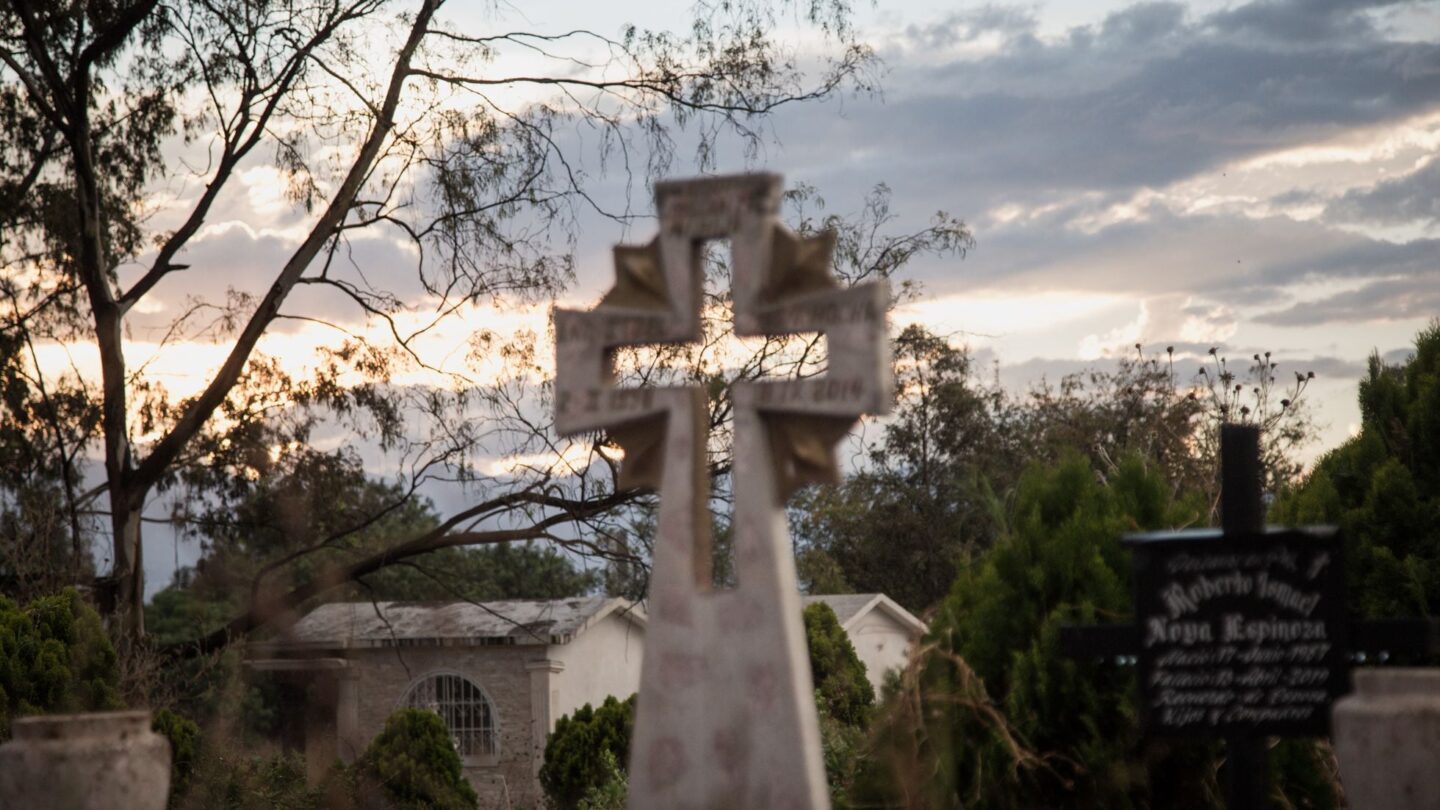 mantienen-medidas-sanitarias-en-panteones-de-la-capital | México Ahora