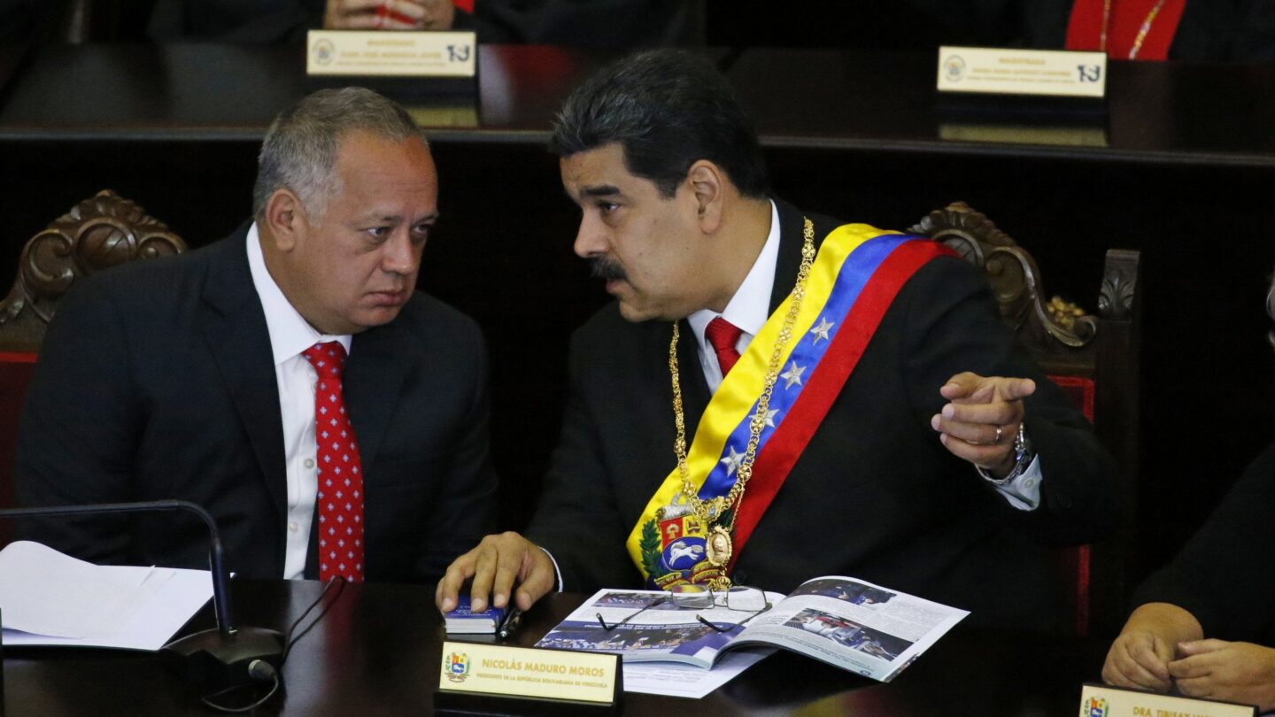 nicolas maduro acusa a ejecutivos de citgo de espionaje Nicolás Maduro acusa a ejecutivos de Citgo de espionaje |