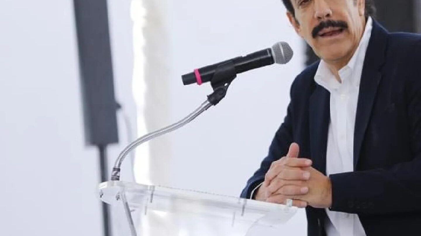 omar fayad asume como embajador de mexico en noruega en medio de controversias y criticas Omar Fayad asume como embajador de México en Noruega en medio de controversias y críticas |