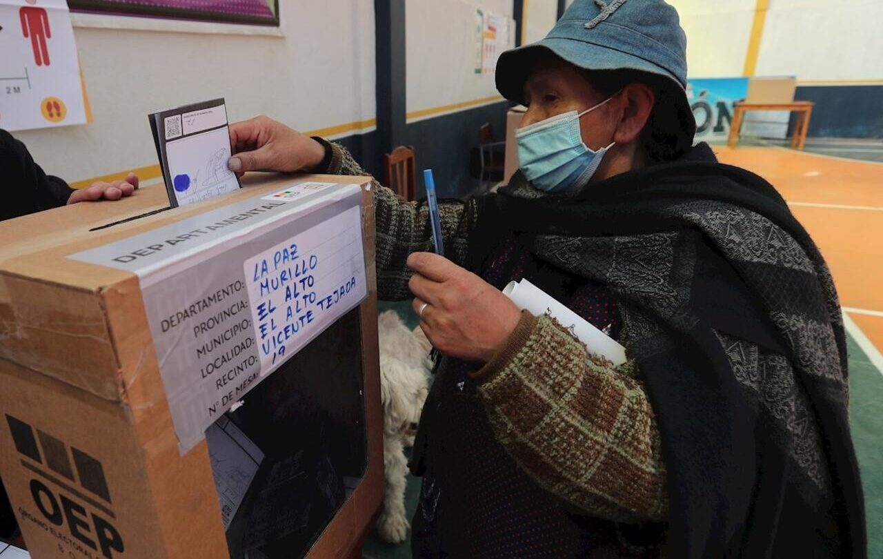 oposicion se fortalece en elecciones regionales de bolivia Oposición se fortalece en elecciones regionales de Bolivia |