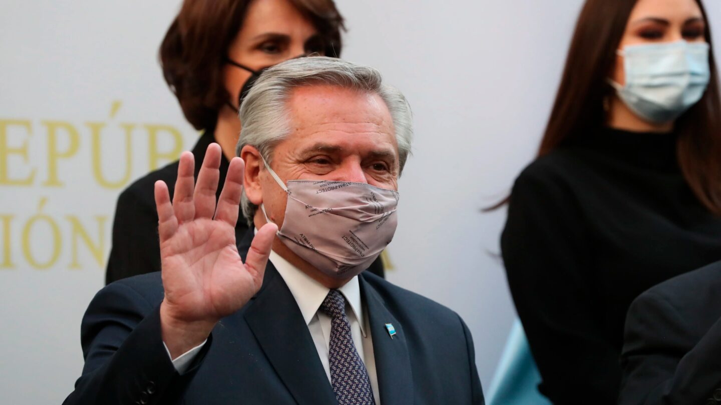 presidente de argentina pide analizar papel de la politica ante la pandemia Presidente de Argentina pide analizar papel de la política ante la pandemia |