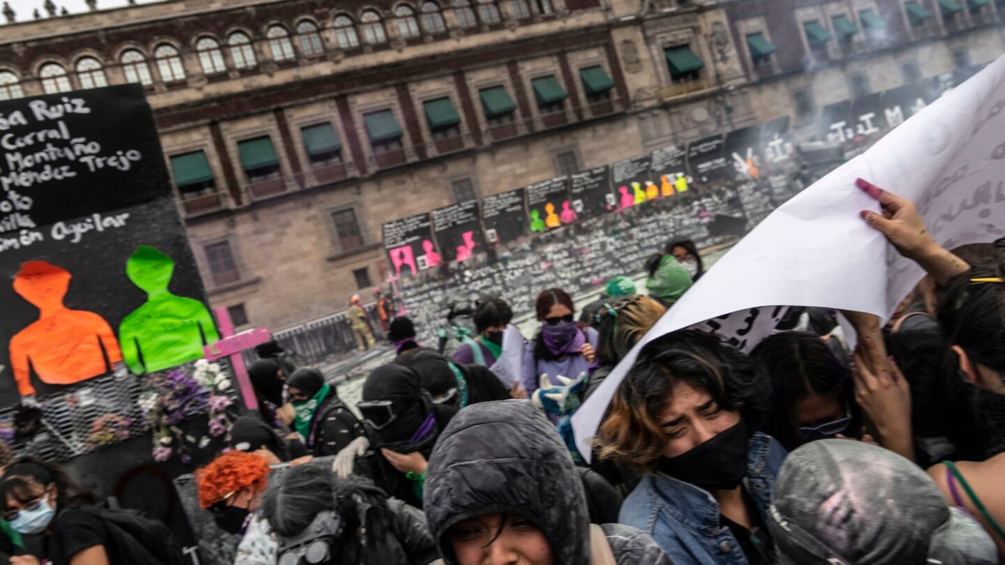 protesta feminista contra politico acusado de violacion prende sur de mexico Protesta feminista contra político acusado de violación prende sur de México |