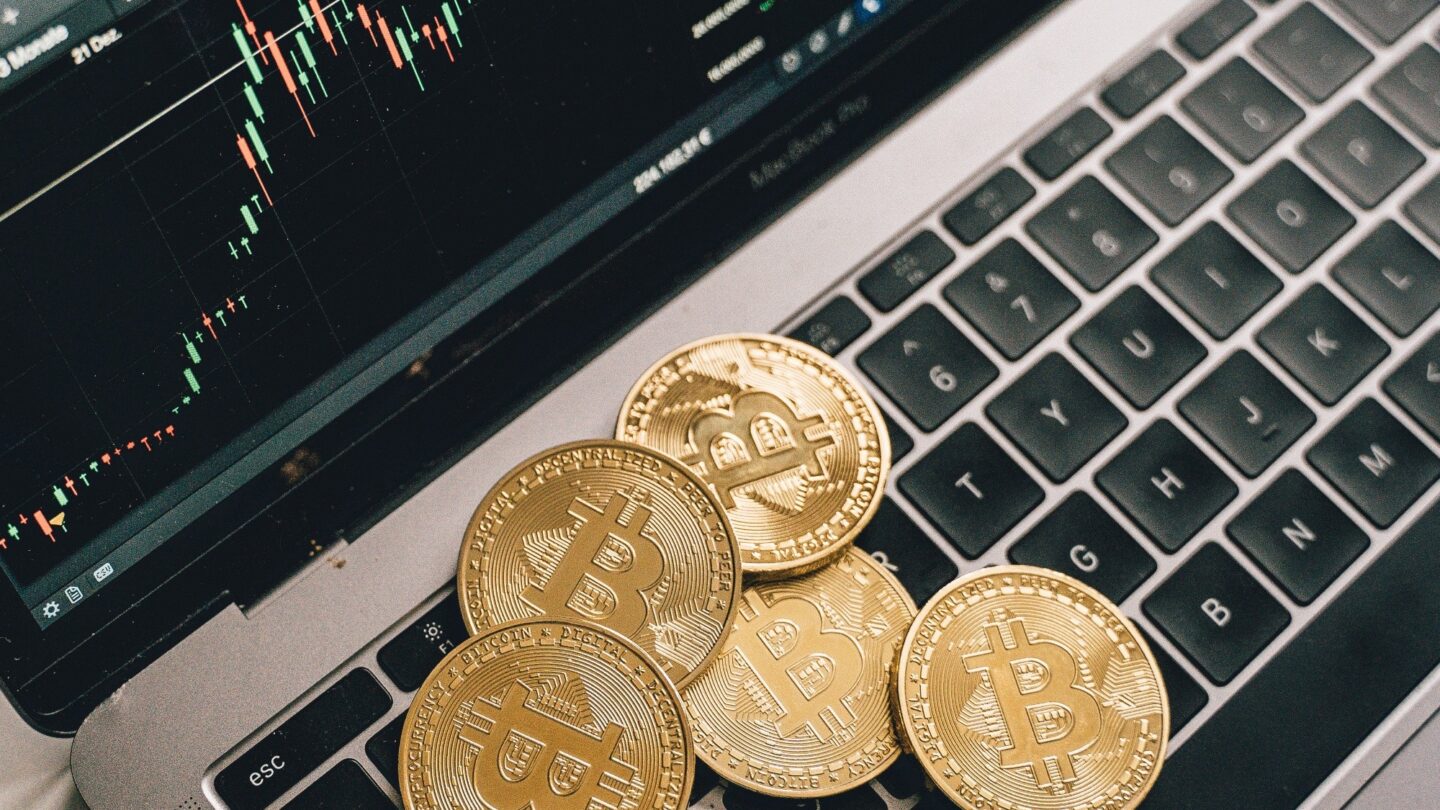 representantes de jpmorgan recomiendan a inversionistas destinar el 1 de su capital a bitcoin Representantes de JPMorgan recomiendan a inversionistas destinar el 1 de su capital a Bitcoin |