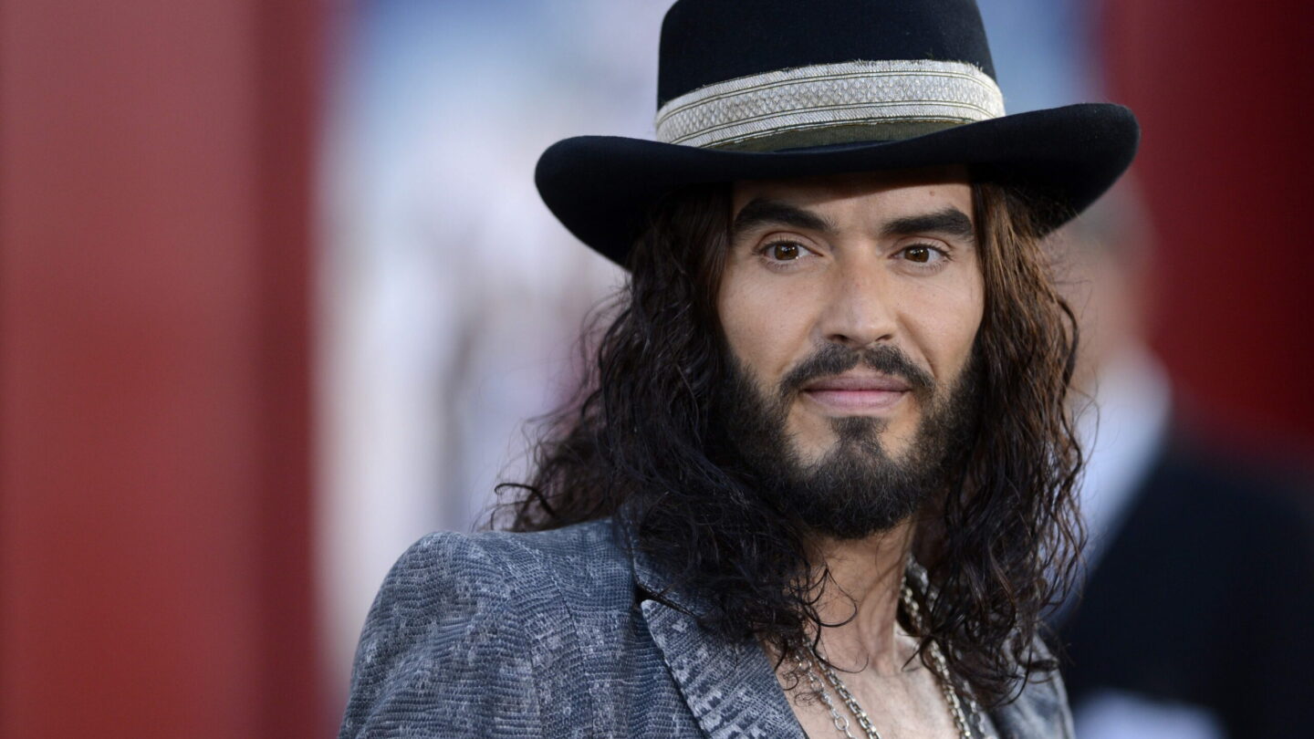 russell brand enfrenta acusaciones de agresiones su semana extraordinaria y angustiosa Russell Brand enfrenta acusaciones de agresiones su semana extraordinaria y angustiosa |