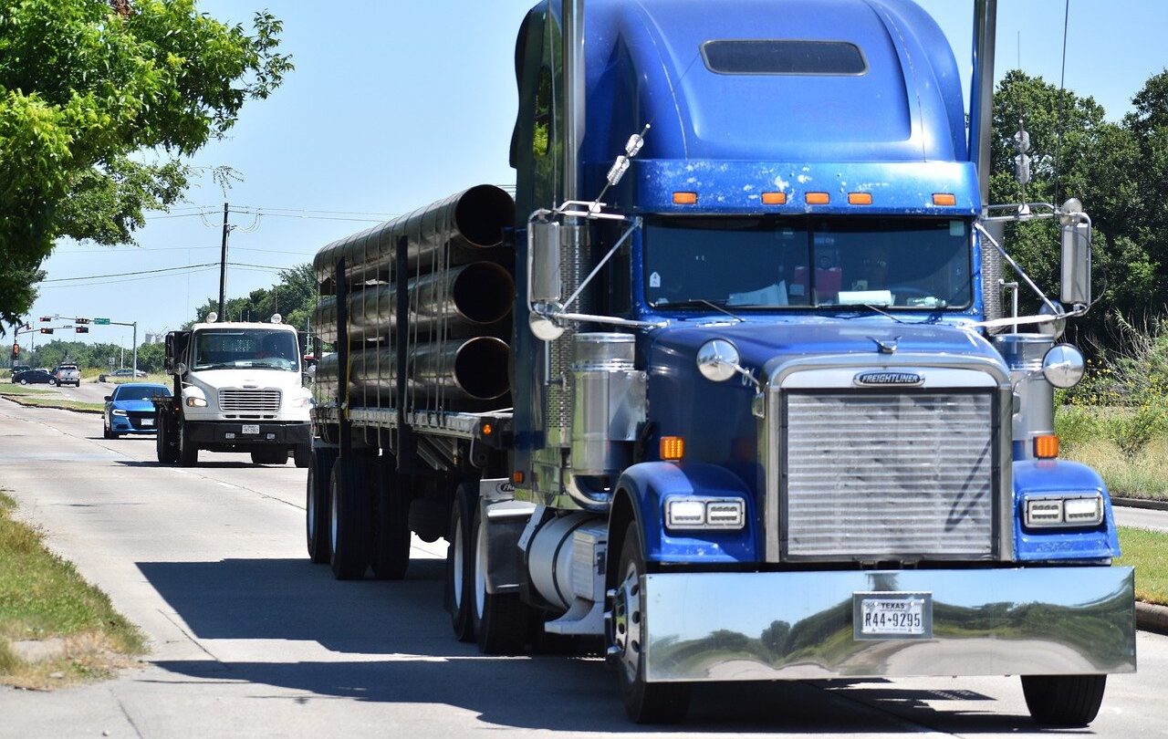 texas-empresa-ofrece-14-mil-dolares-semanales-por-trabajar-como-chofer-de-trailer | México Ahora