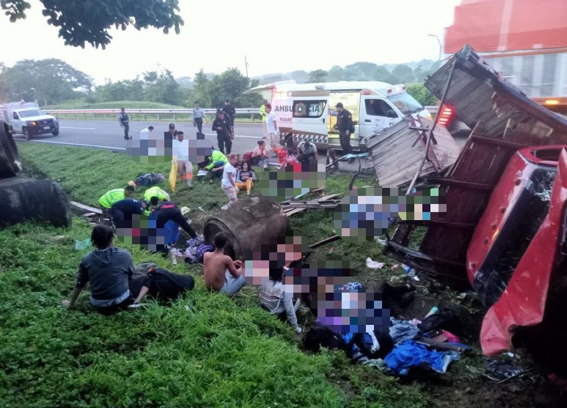 tragico accidente en pijijiapan deja 10 migrantes muertos y 15 heridos Trágico accidente en Pijijiapan deja 10 migrantes muertos y 15 heridos |