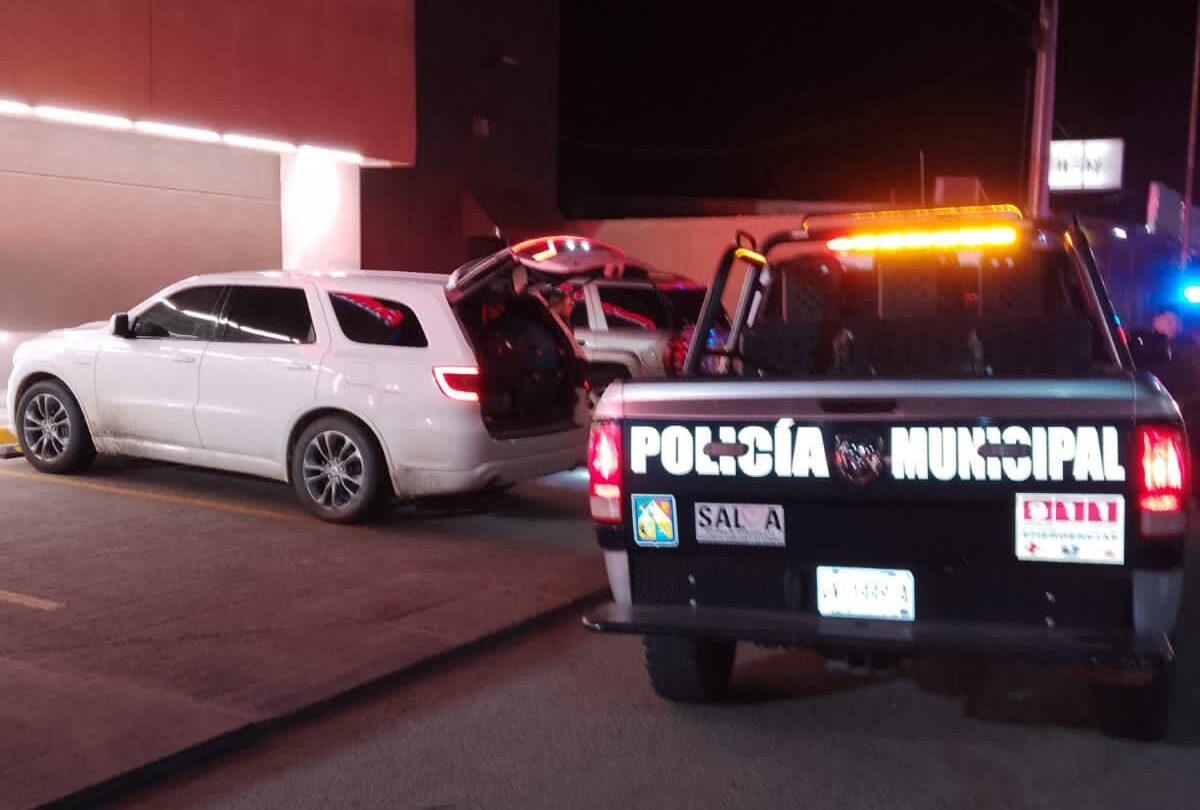 tragico asesinato en carretera de sonora familia de paisanos provenientes de utah es atacada por criminales armados Trágico asesinato en carretera de Sonora Familia de paisanos provenientes de Utah es atacada por criminales armados |