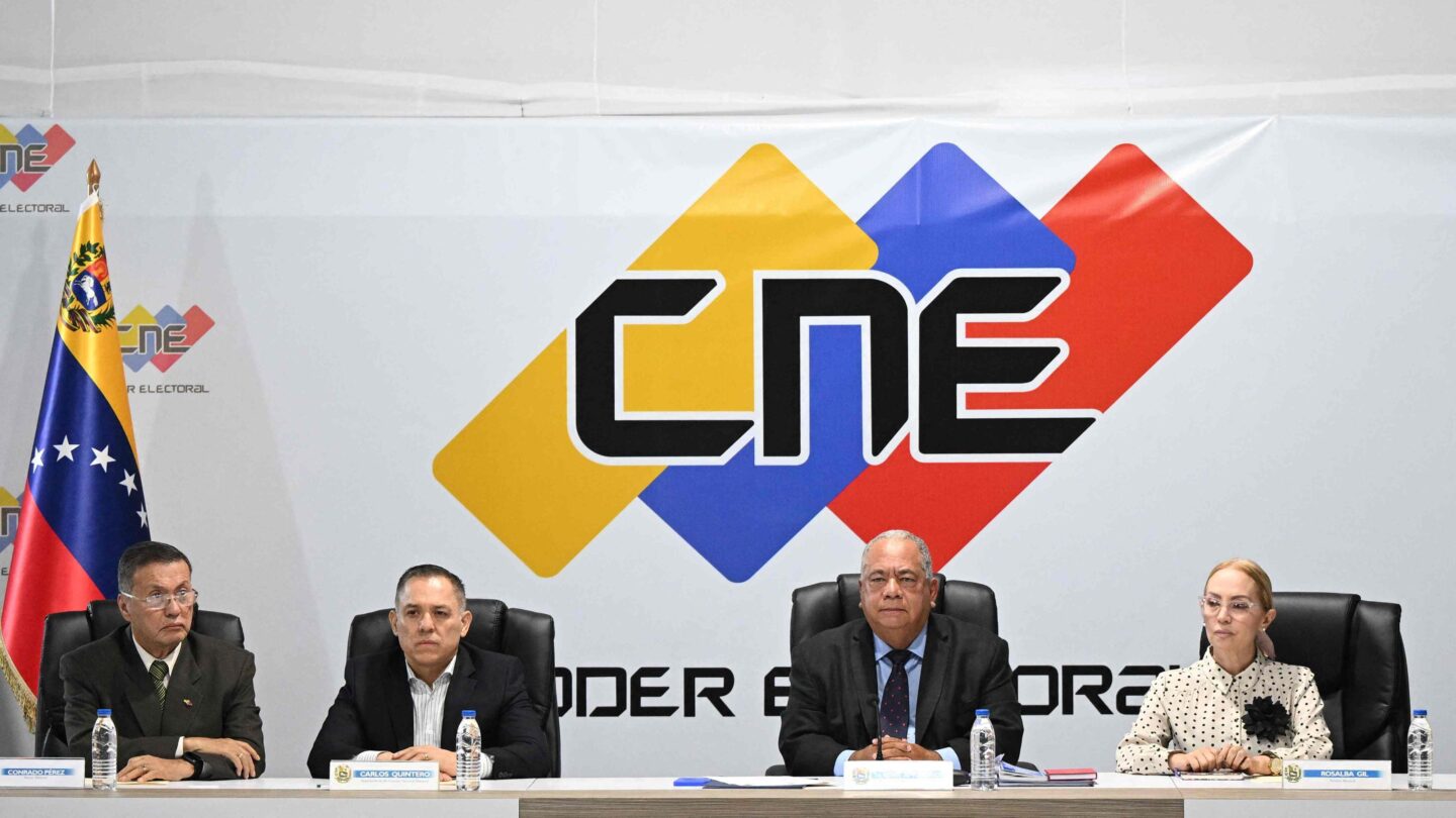 el cne de venezuela revoca invitacion a observadores de la union europea para las elecciones presidenciales alegando intervencionismo extranjero y parcialidad hacia los intereses de estados unidos El CNE de Venezuela revoca invitación a observadores de la Unión Europea para las elecciones presidenciales alegando intervencionismo extranjero y parcialidad hacia los intereses de Estados Unidos |