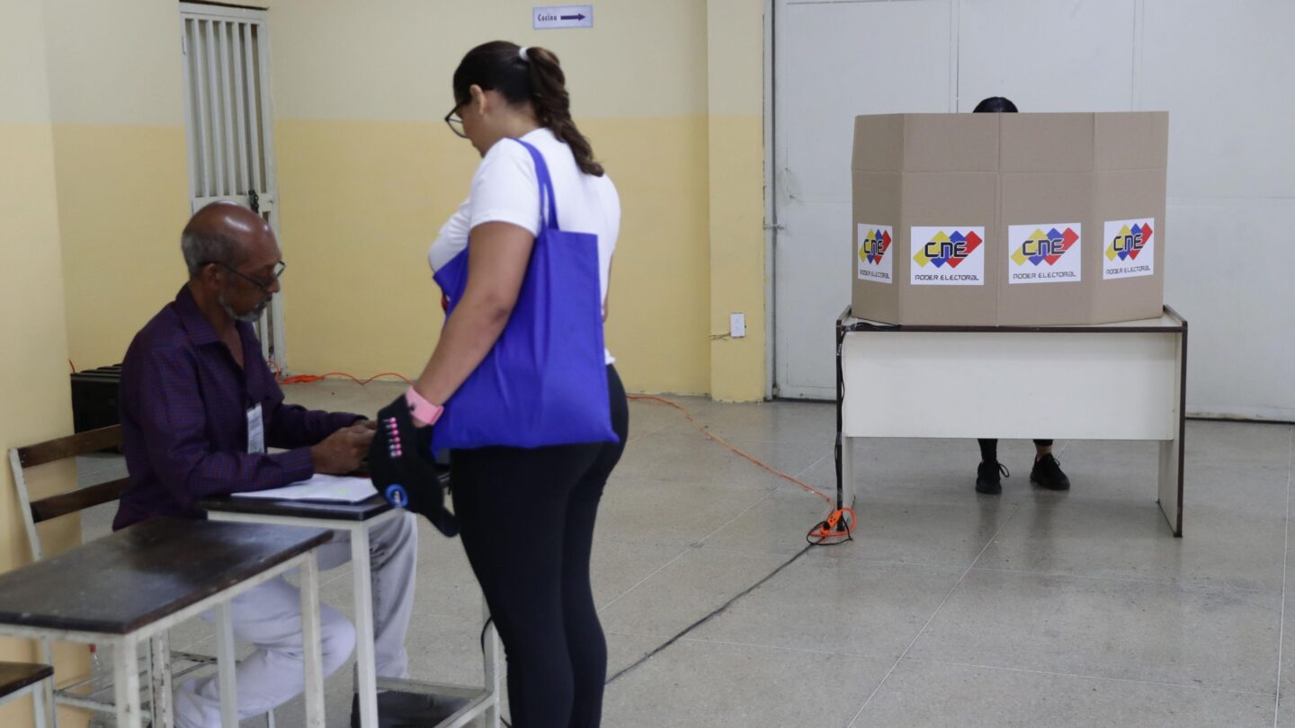 elecciones en venezuela minuto a minuto de la jornada mas trascendental de la ultima decada Elecciones en Venezuela minuto a minuto de la jornada más trascendental de la última década |