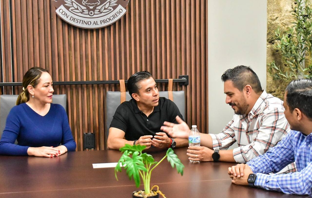 reunion entre roberto sosa pichardo y samantha smith un encuentro por la gestion municipal eficiente Reunión entre Roberto Sosa Pichardo y Samantha Smith un encuentro por la gestión municipal eficiente |