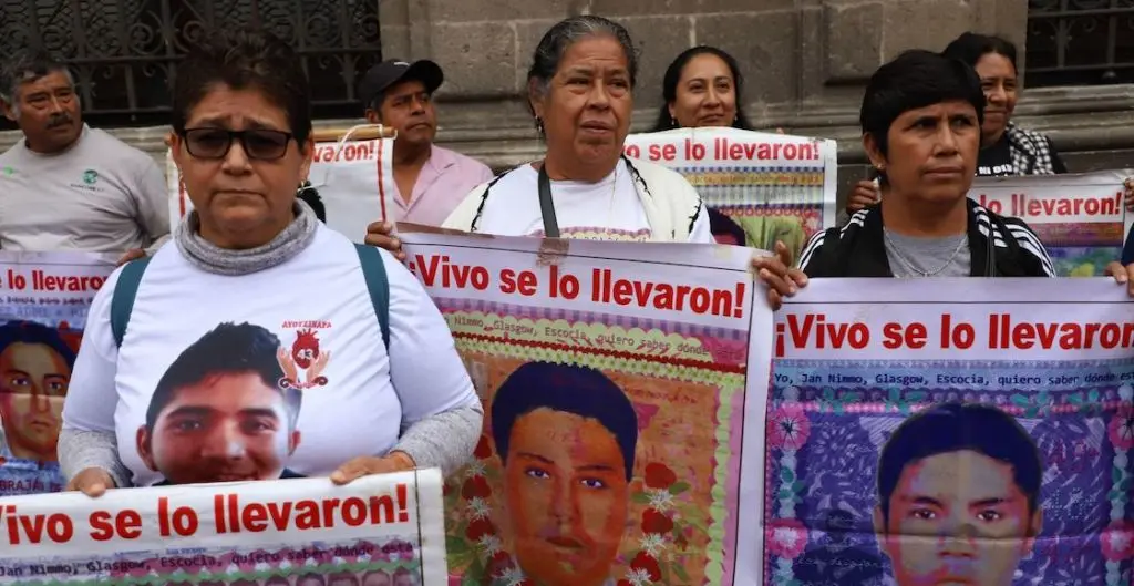 padres-de-los-43-ayotzinapa-ultima-reunion-amlo | México Ahora