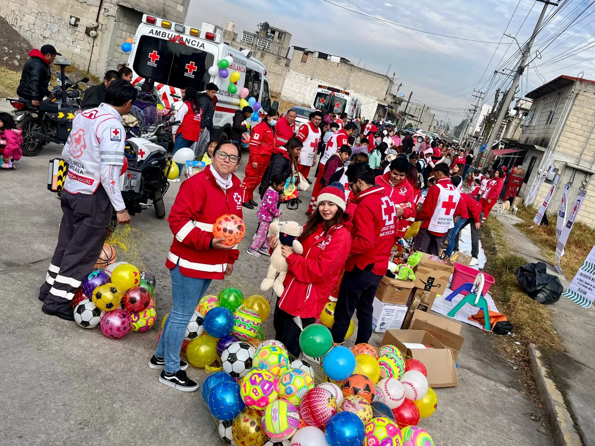 lleva-cruz-roja-mexicana-magia-de-reyes-magos-a-comunidades-de-toluca | México Ahora