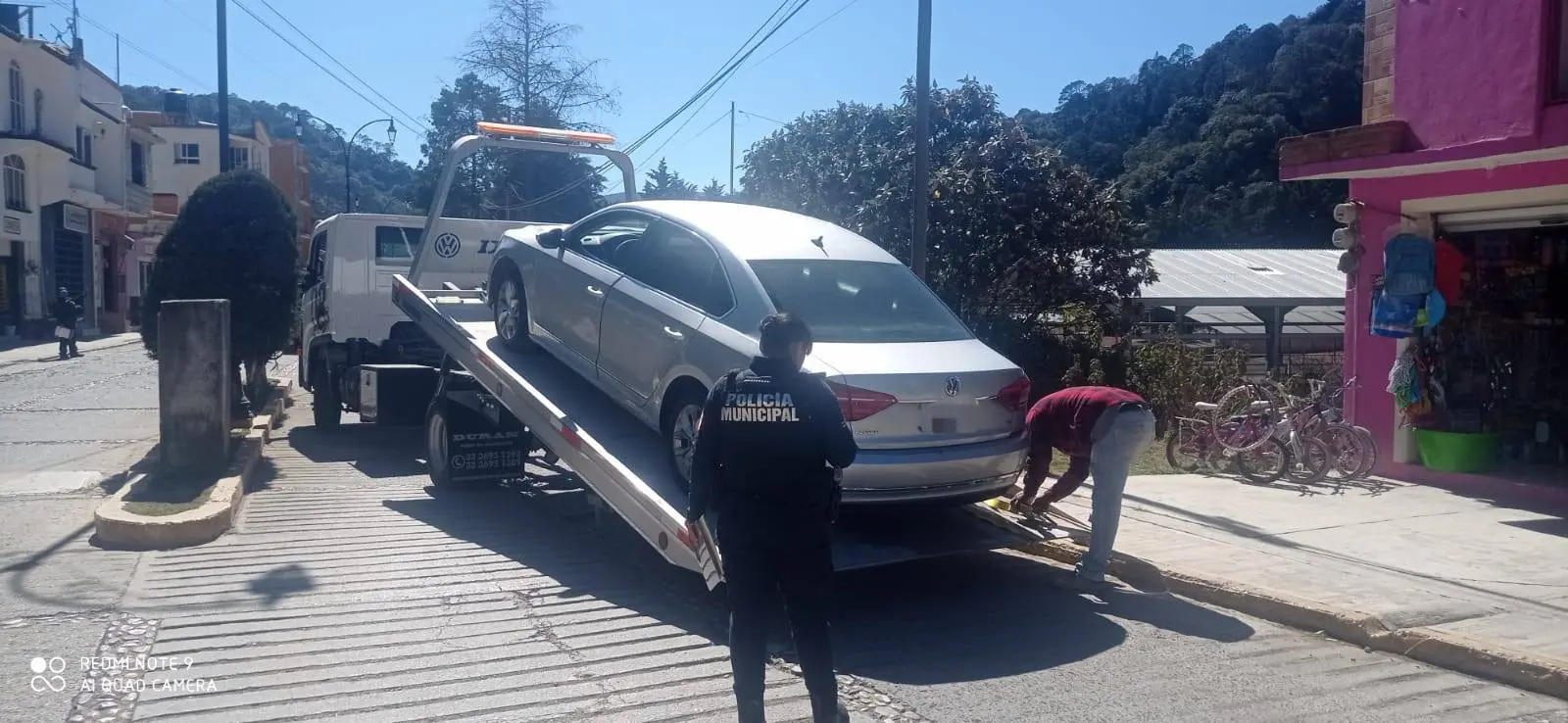 por invasion de carril un auto choco contra camioneta no hubo heridos Por invasión de carril un auto chocó contra camioneta no hubo heridos | Por invasión de carril un auto chocó contra camioneta no hubo