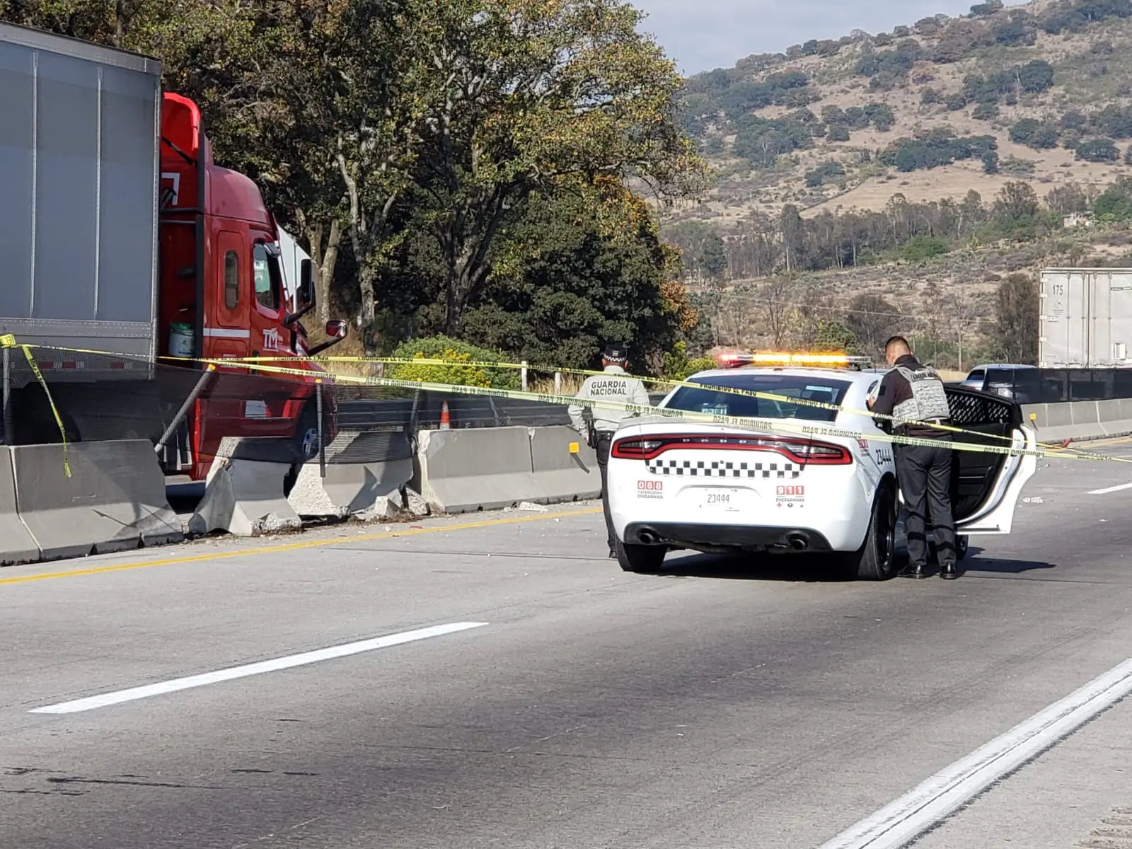 tiroteo-persecucion-y-mortal-volcadura-en-el-macrolibramiento-palmillas-apaseo | México Ahora Tiroteo persecución y mortal volcadura en el macrolibramiento