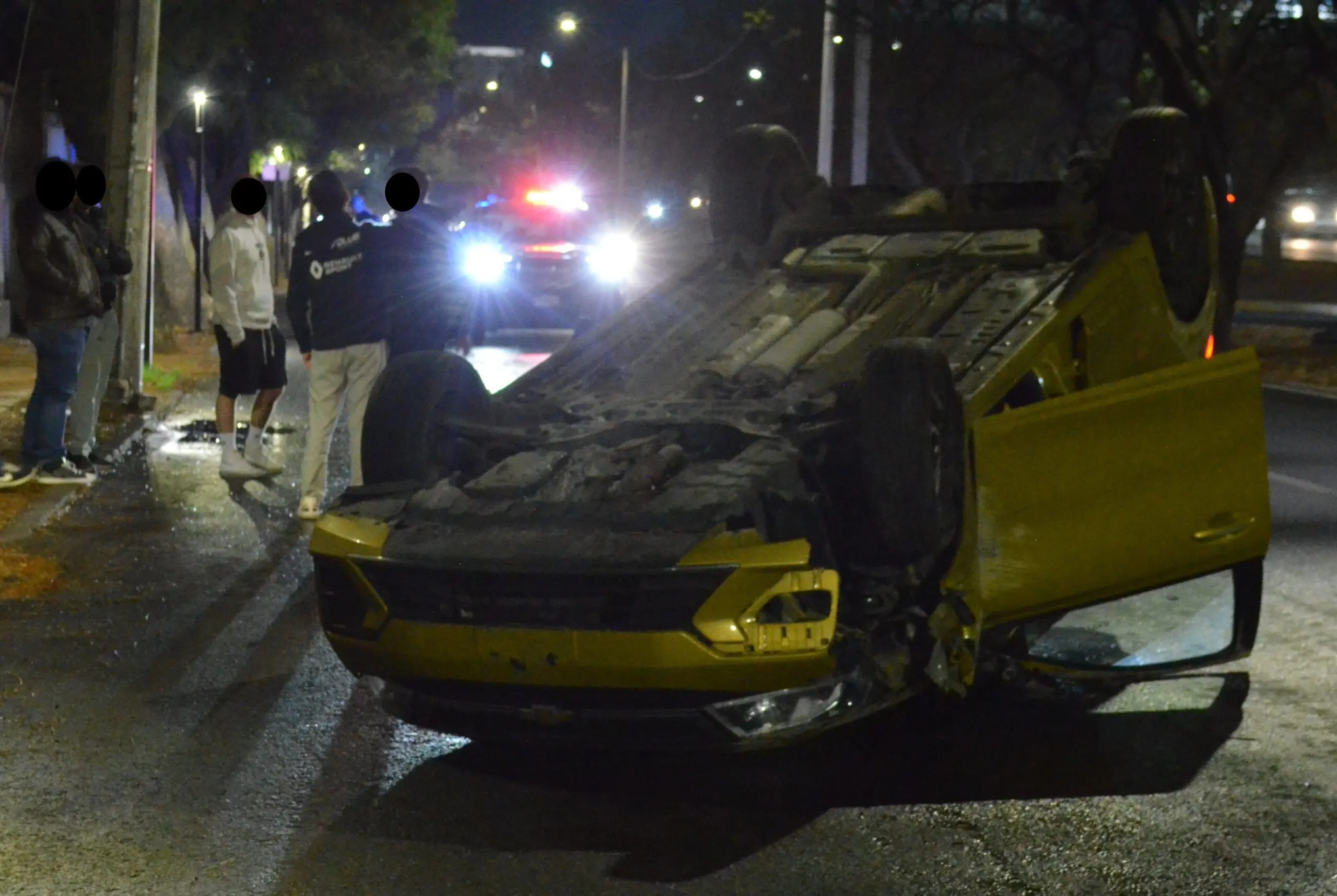 vuelca-auto-em-lateral-de-bernardo-quintana | México Ahora Vuelca auto em lateral de Bernardo Quintana Noticias de Querétaro