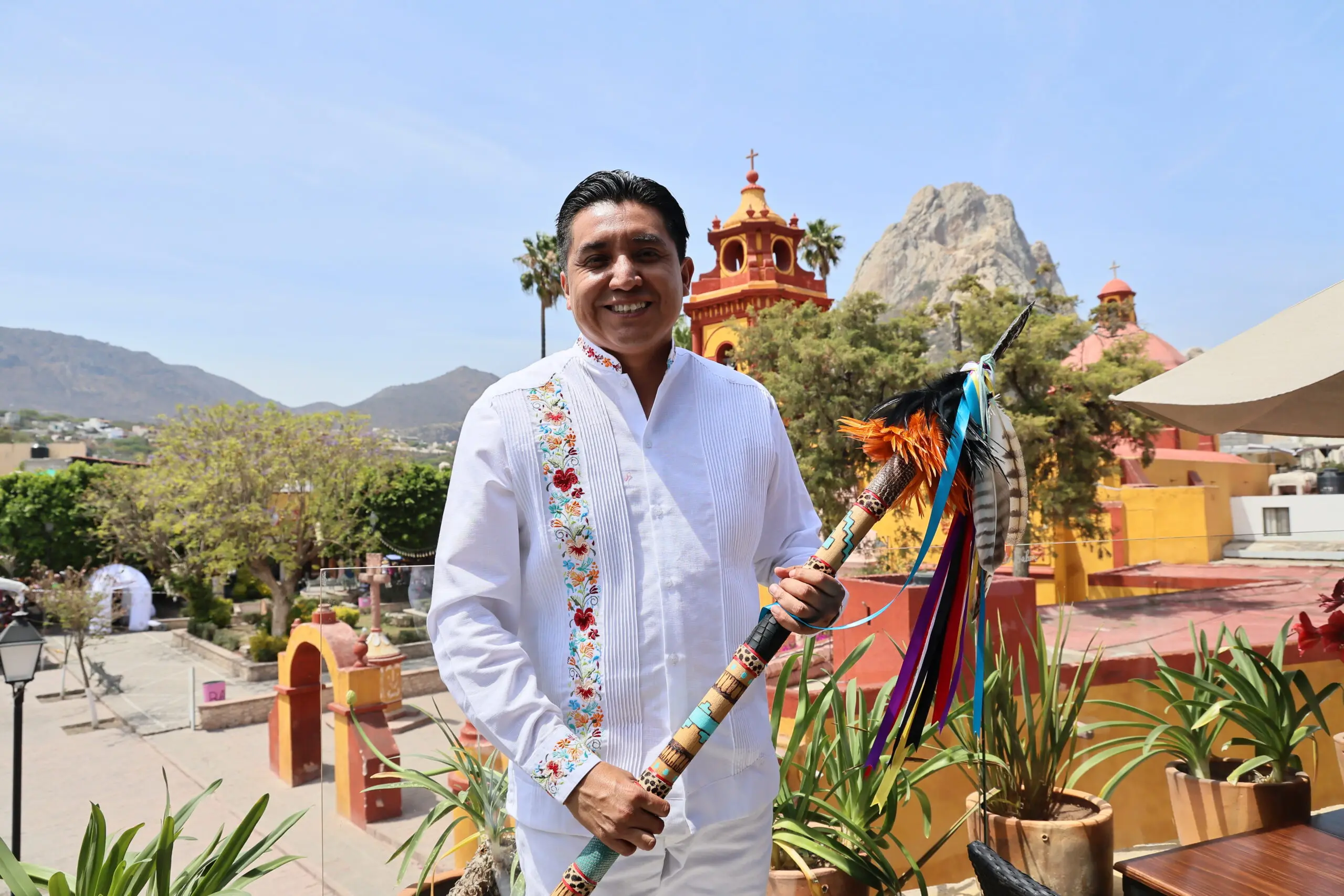 reciben-equinoccio-de-primavera-en-bernal-entregan-el-baston-de-mando | México Ahora Reciben equinoccio de primavera en Bernal entregan el bastón de