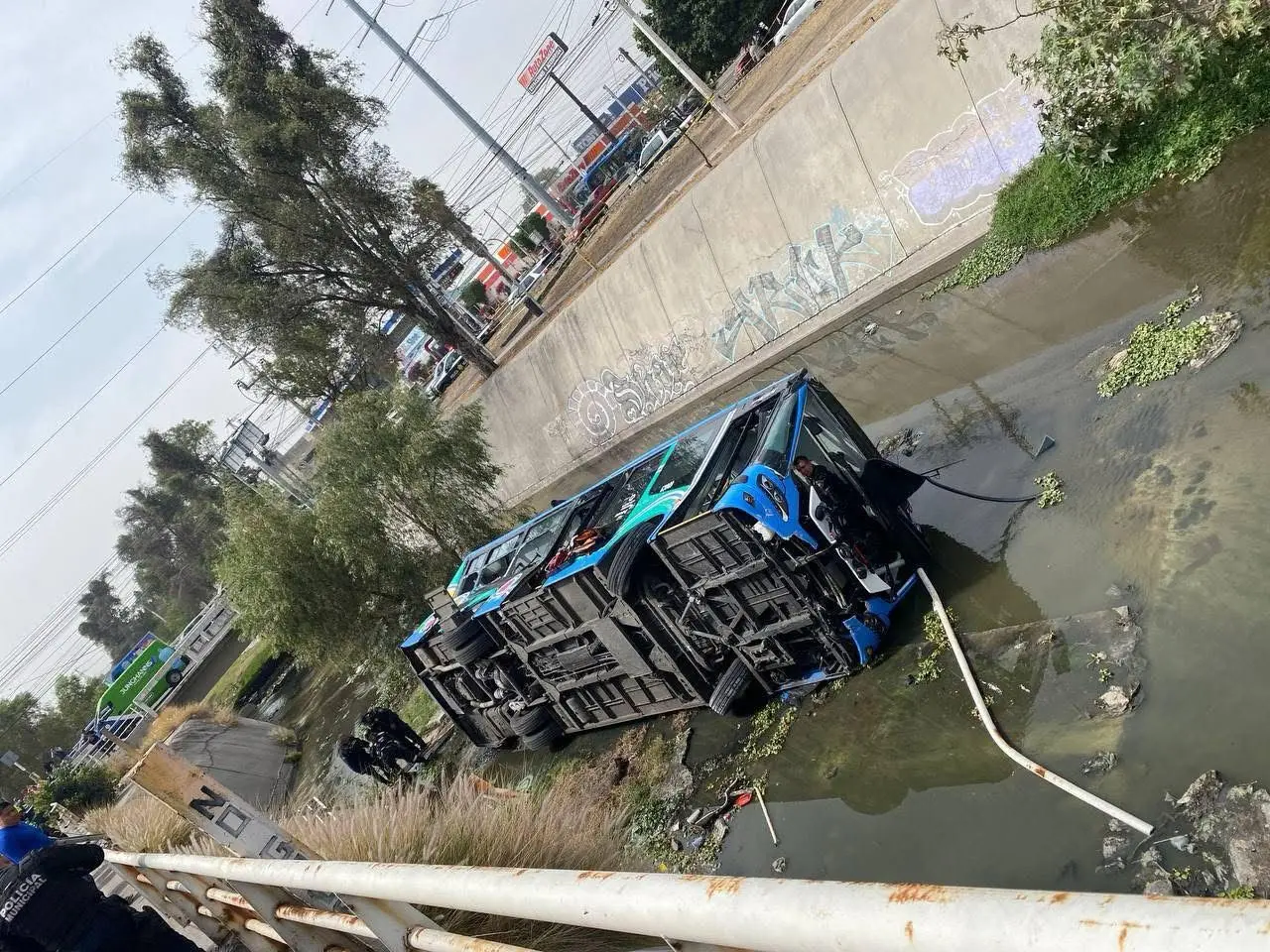 segunda-victima-mortal-de-caida-de-qrobus-a-dren-el-arenal | México Ahora Segunda víctima mortal de caída de Qrobús a dren El Arenal