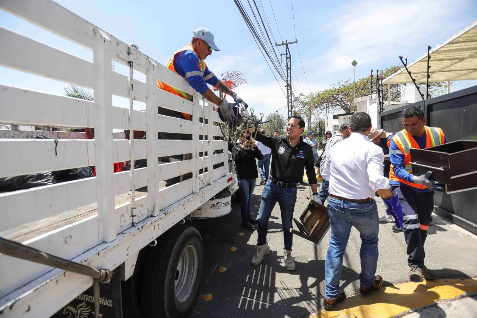 supervisa-chepe-guerrero-campana-de-recoleccion-de-tiliches-en-corregidora | México Ahora Chepe Guerrero supervisa la campaña de Recolección de Tiliches en