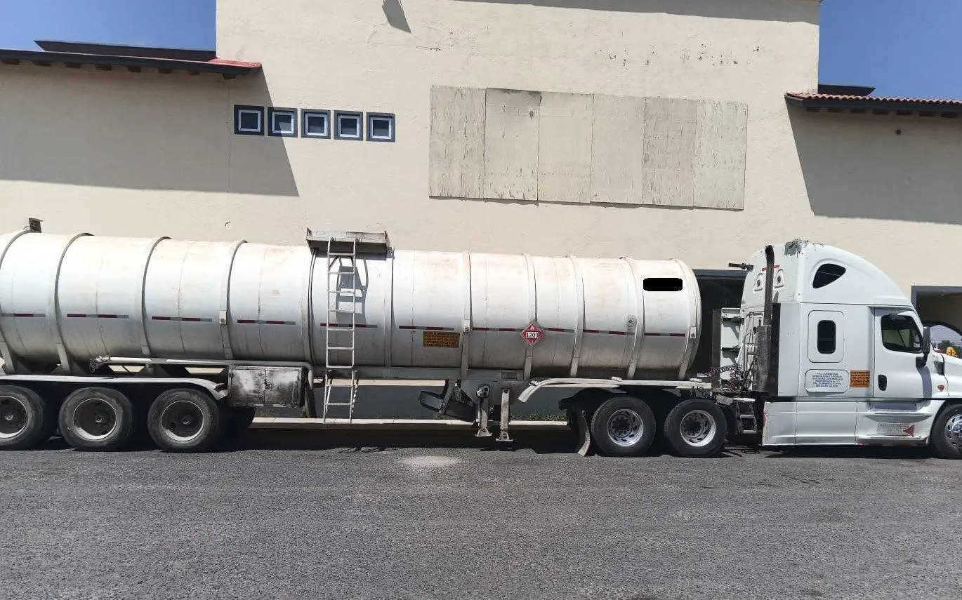 aseguran-dos-autotanques-con-combustible-de-procedencia-ilicita-un-detenido | México Ahora Aseguran dos autotanques con combustible de procedencia ilícita