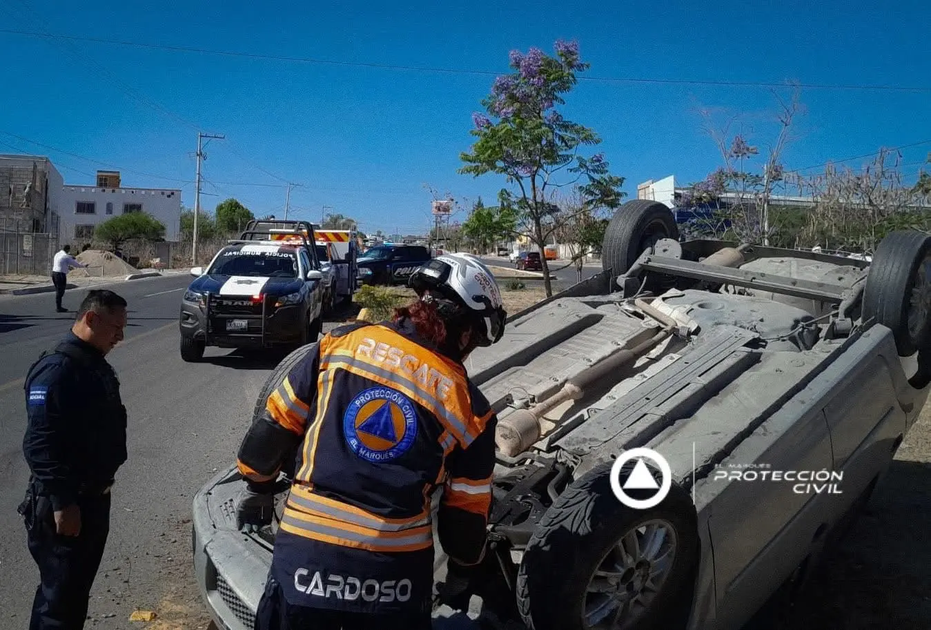 auto-vuelca-en-la-540 | México Ahora Auto vuelca en la 540 Noticias de Querétaro