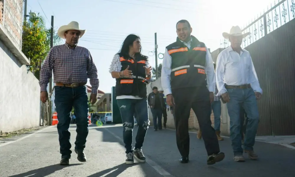 entrega-roberto-cabrera-la-rehabilitacion-de-av-puerta-de-palmillas | México Ahora Entrega Roberto Cabrera la rehabilitación de Av Puerta de