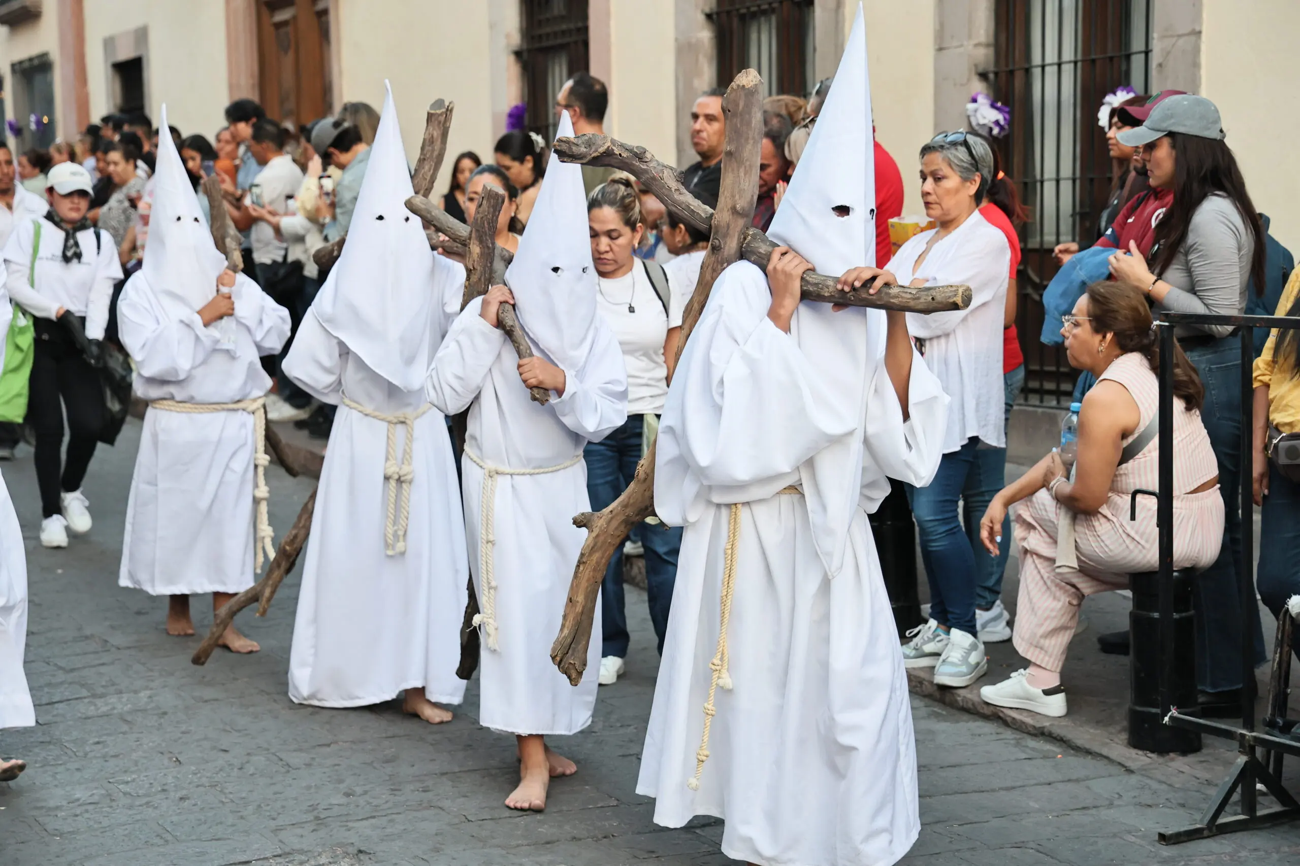 la-cruz-de-cada-dia-corazon-de-la-procesion-del-silencio | México Ahora La cruz de cada día corazón de la Procesión del Silencio