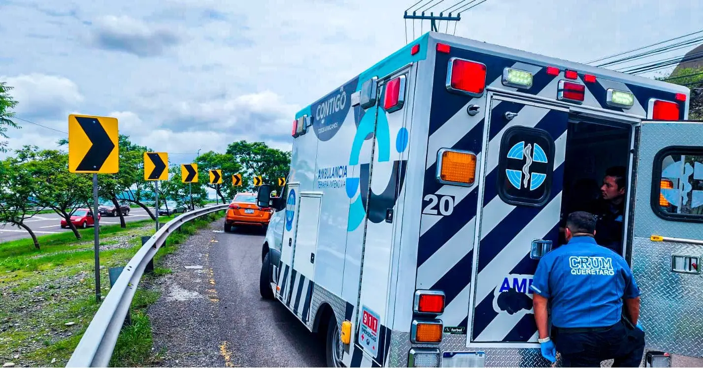 automovilista-impacto-a-motociclista-en-el-anillo-vial-fjs | México Ahora Automovilista impactó a motociclista en el anillo vial FJS
