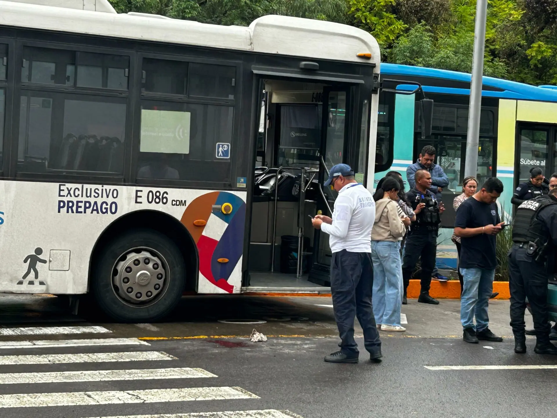 madre e hijo atropellados por qrobus Madre e hijo atropellados por QROBÚS | Madre e hijo son atropellados por unidad de QroBús en avenida
