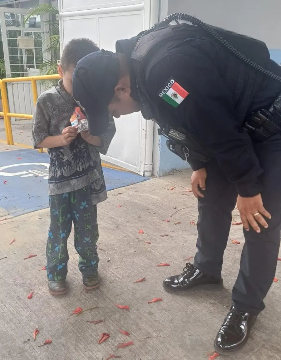 poes-resguardo-a-nino-victima-de-violencia-familiar-fue-reportado-solo-en-el-bulevar-de-las-americas | México Ahora POES resguardó a niño víctima de violencia familiar fue reportado