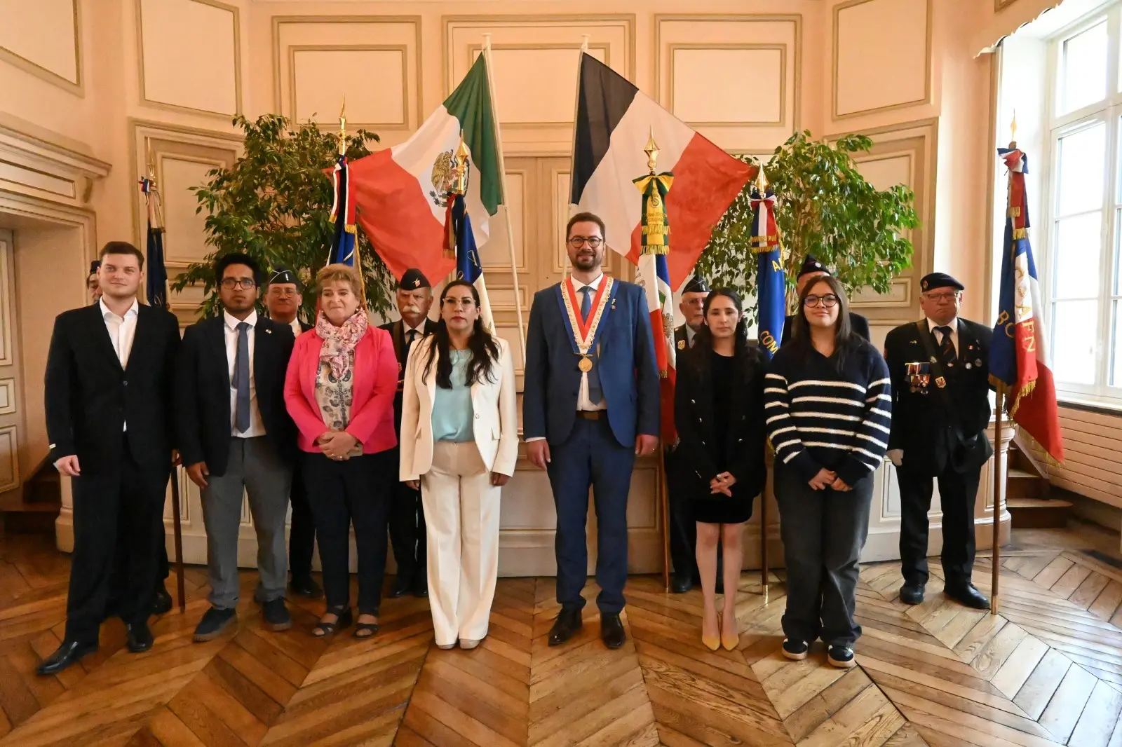 rayon-y-peronne-formalizan-hermanamiento-internacional-con-ceremonia-oficial-en-francia | México Ahora Rayón y Péronne formalizan hermanamiento internacional con