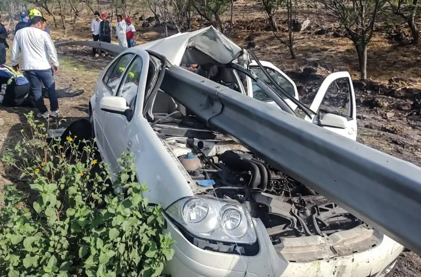 volcadura-en-el-fray-junipero-serra | México Ahora Se registra fuerte accidente en el Fray Junipero Serra Códice