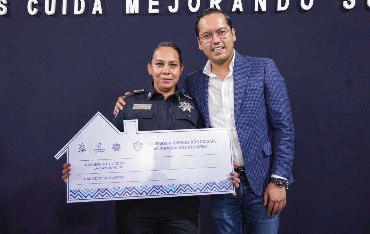 entrega-chepe-g-incentivos-economicos-para-vivienda-de-policias-de-corregidora | México Ahora Entrega Chepe G incentivos económicos para vivienda de policías