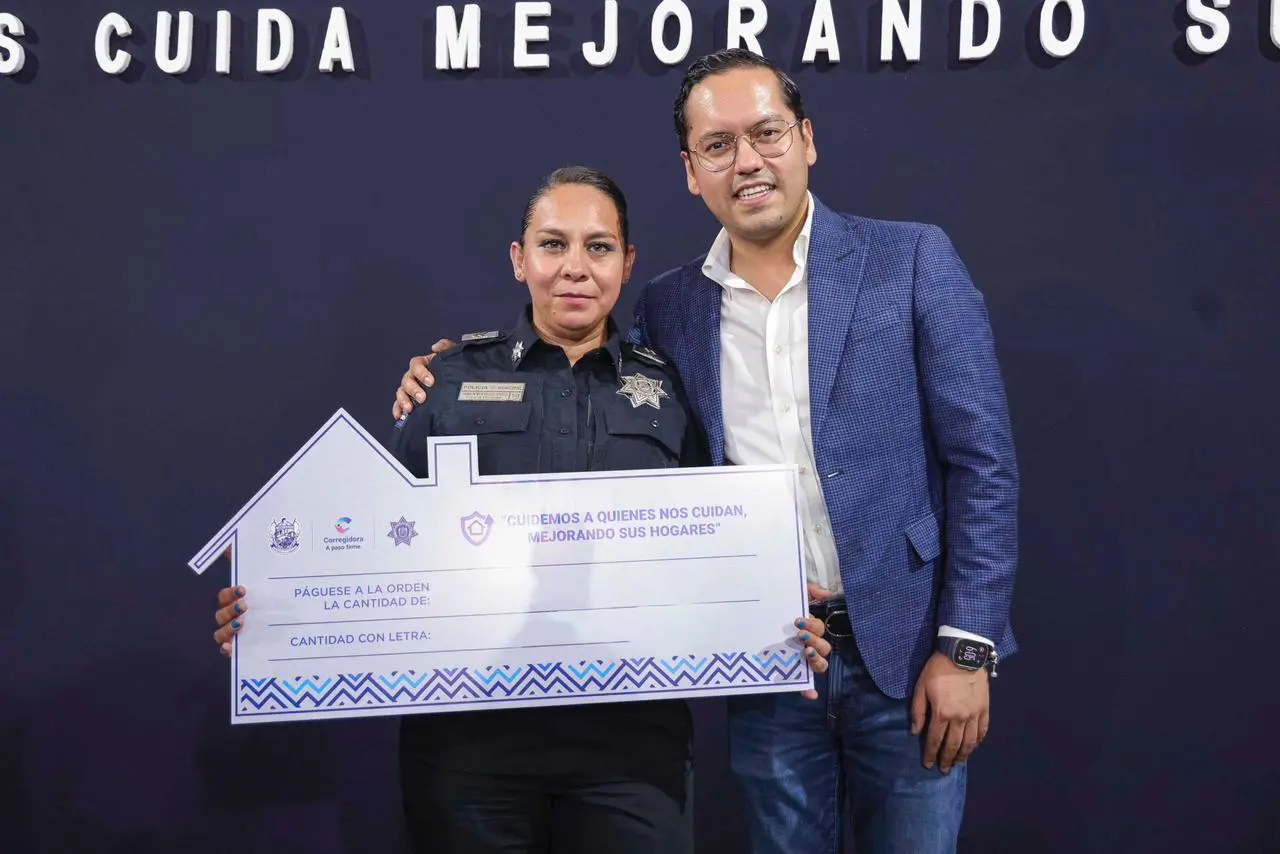 entrega chepe g incentivos economicos para vivienda de policias de corregidora Entrega Chepe G incentivos económicos para vivienda de policías de Corregidora | Entrega Chepe G incentivos económicos para vivienda de policías