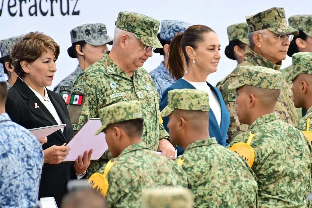 delfina-y-sheinbaum-reconocen-a-heroes-de-proteccion-civil | México Ahora Delfina y Sheinbaum reconocen a héroes de Protección Civil