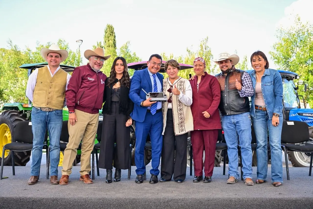 entregaron-tractores-y-drones-en-edomex | México Ahora Entregaron tractores y drones en Edoméx Primero Editores